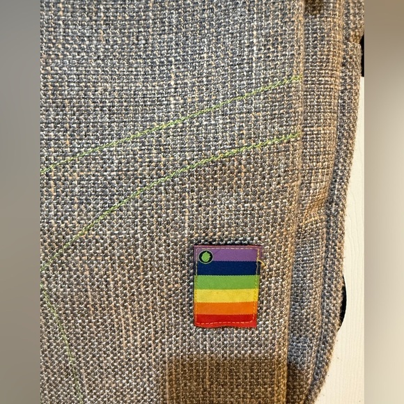 Dime Bags Gray Textured Bag with Rainbow Patch excellent like new condition๐๐ณ๏ธโ๐ - Picture 2 of 7